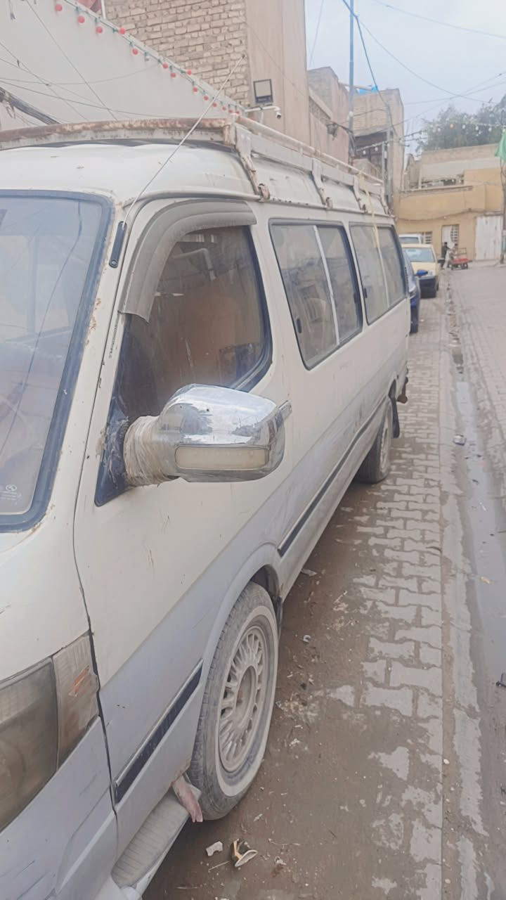 مرخصت صاحب الكروب فتون موديل ٢٠١١سياره يرادلها ترتيب أبيعها على وضعه مابيها ارقام ٣٣وبيها مجال ***********
