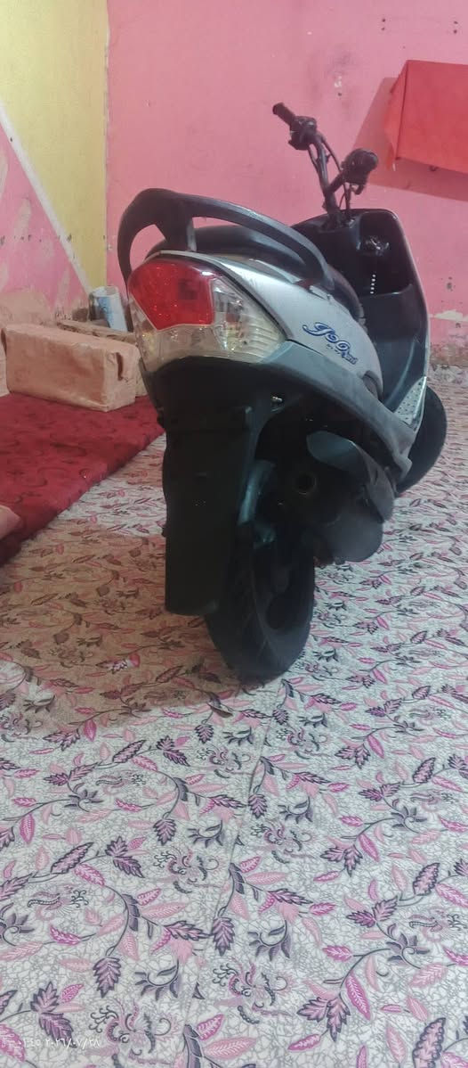 سلام عليكم دراجه ماكس قجمه للبيع دراجه حلوه ونضيفه معدل فول كزوز رياضي دراجه مفتوحه كهربائيات كله شغاله نكره سلف تاير جدام جديد مكاني القرنه بهورسعد رقم ***********
