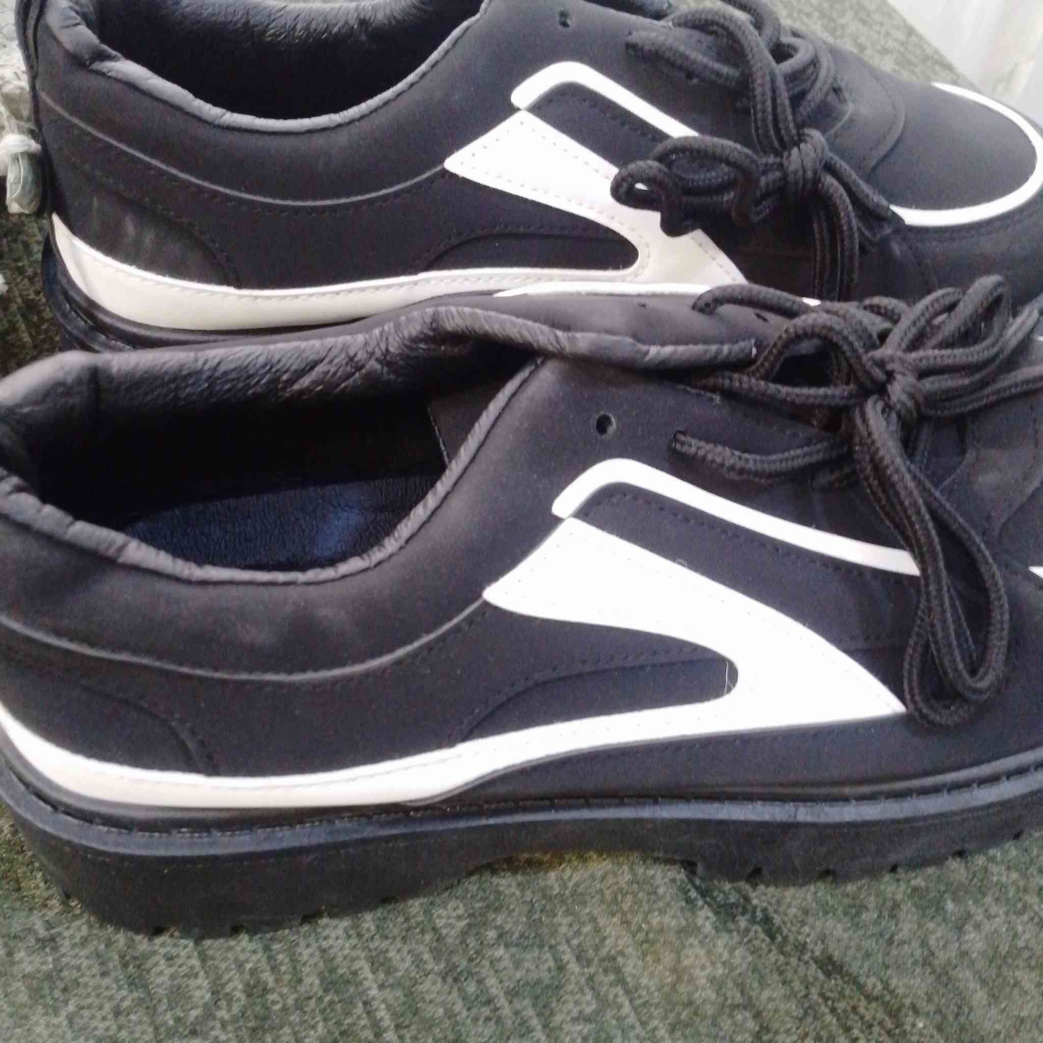 احذيه على 15الف


**إذا كنت صاحب هذا الإعلان وتريد حذفه لأي سبب، رجاءا أرسل رسالة إلى الدعم الفني**