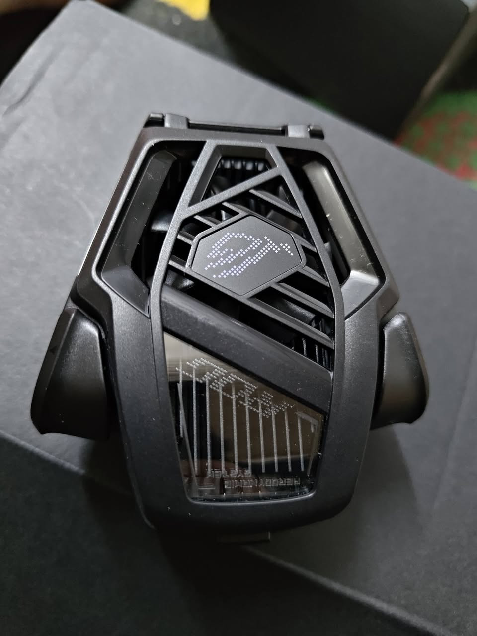 السعر 80 الف
للبيع مروحة تبريد لهواتف asus ROG  فقط تعمل مع هاتف rog 9 pro  و rog 8 pro مستخدمة شي بسيط كامل محلقاتها وياها گفر وحقيبة للمروحة (الكفر يركب بس على موبايل Rog 8 pro)


**إذا كنت صاحب هذا الإعلان وتريد حذفه لأي سبب، رجاءا أرسل رسالة إلى الدعم الفني**