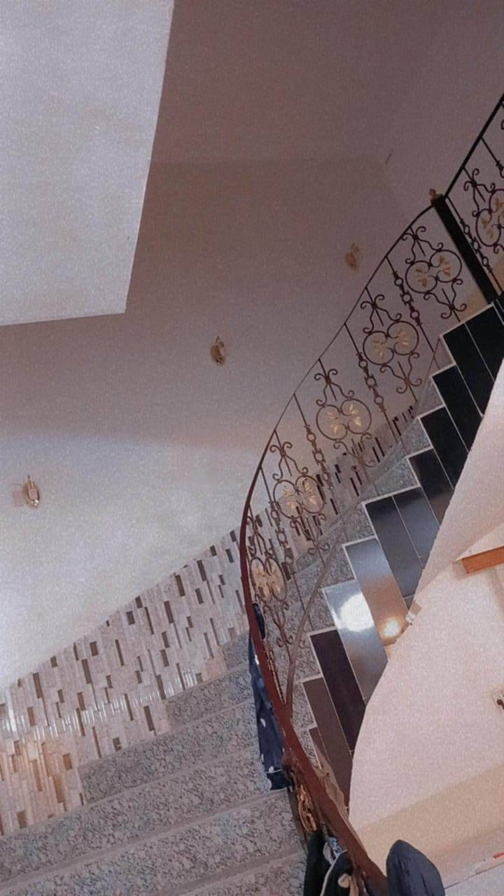 السلام عليكم للبيع بيت حي الكوام 
مساحه 475متر 
اراضي الكوام الطافيه 
3غرف نوم 
صاله كبيره واستقبال كبير مطبخ حار وبارد 
طرمه كبيره حيل أيضا الحديقه
ملاحظه 
1. لدينا عروض كثيره وبمختلف المساحات
 للاستفسار عن السعر والتفاصيل الاخرى مرسله الصفحه او اتصال على الرقم ***********
