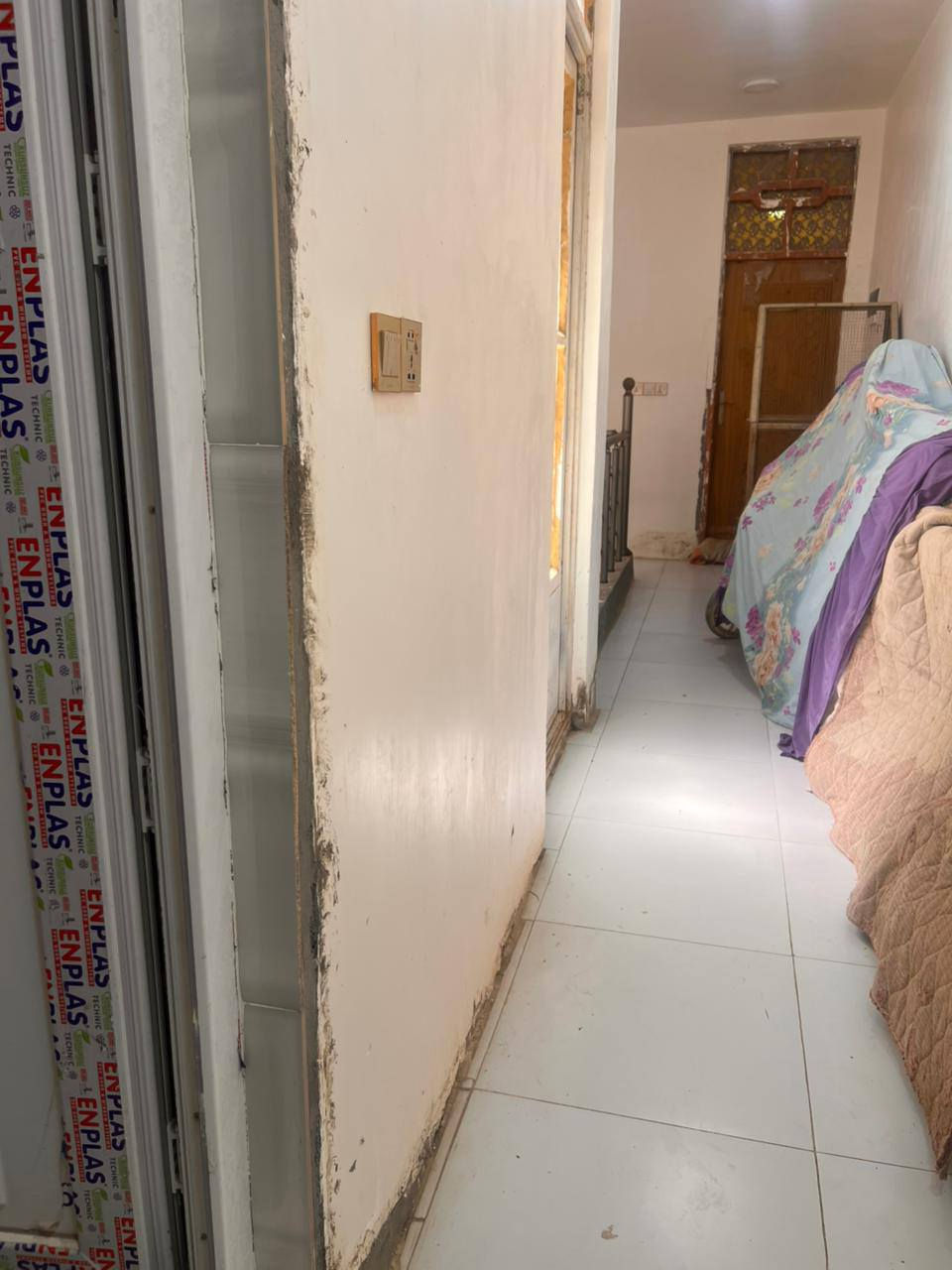 🔹 إعلان بيع بيت – فرصة مميزة للسكن والاستثمار 🔹
📍 الموقع: كربلاء – حي الإطارات
📌 قرب الكلية المفتوحة – موقع مميز وقريب من الخدمات
🏠 المواصفات:
▪️ المساحة: 100 م²
▪️ الواجهة: 5 متر
▪️ النزال: 20 متر
▪️ بناء حديث
▪️ يتكون من:
3 غرف نوم
صالة
استقبال
مطبخ
صحيات داخلية وخارجية
▪️ كامل الخدمات
▪️ جاهز للسكن فوراً
💰 السعر: 150 مليون دينار عراقي
✅ مع مجال للتفاوض
📞 للاستفسار والاتصال:
***********
***********
