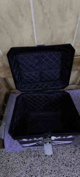 {***********}{***********}
