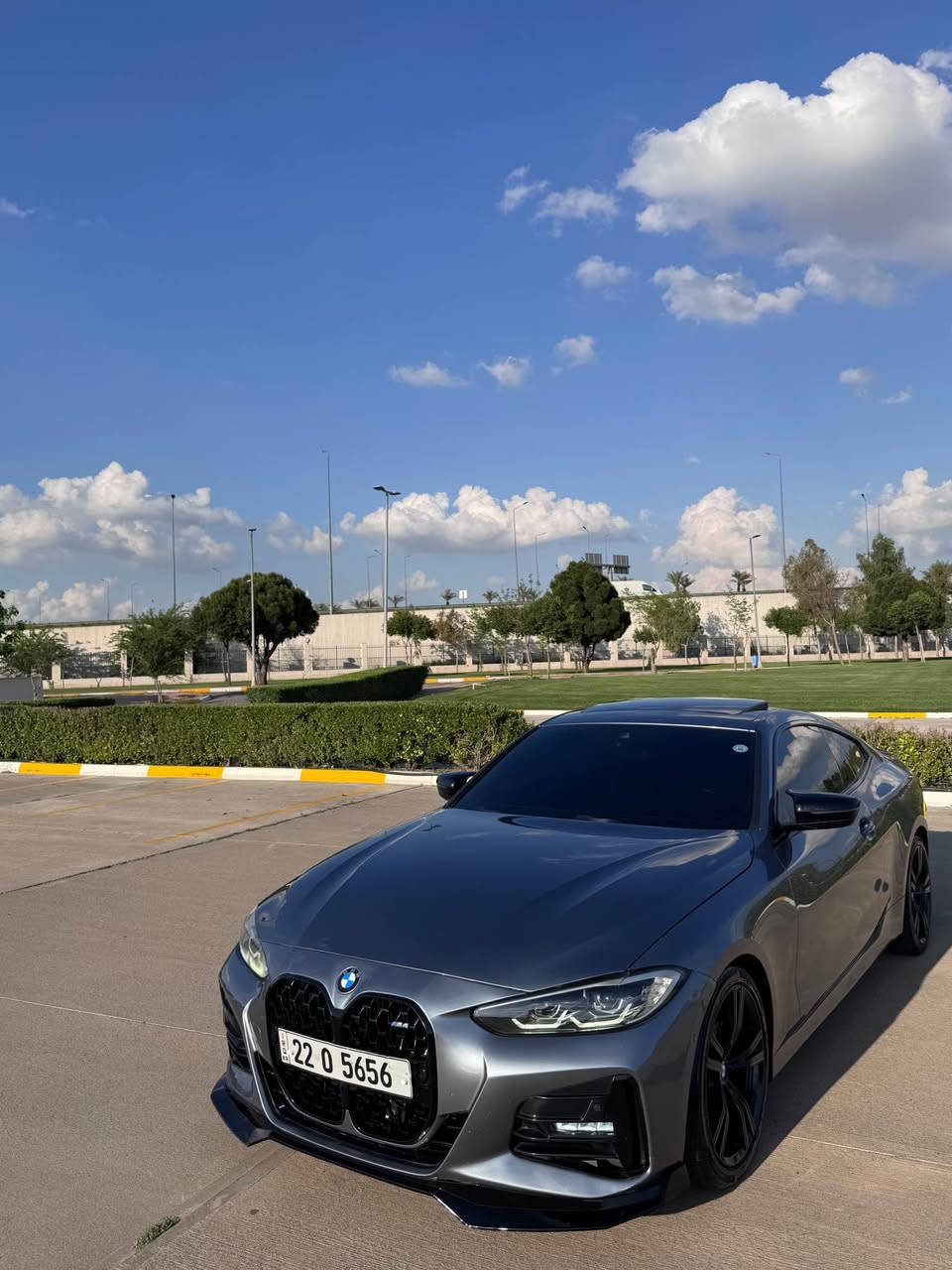 BMW 430i 2021 

سێ پارچەی هەیە بەبێ داخیلی
ایرباک سیستەم 
***********
٧٥،٠٠٠کم ڕۆییە 
سعر : ٢٢٥ و مجال
——-
٣ قطعات بدون دواخل 
ارباکات سستم
مشی ٧٥،٠٠٠کم 
*********** أربيل, العراق
