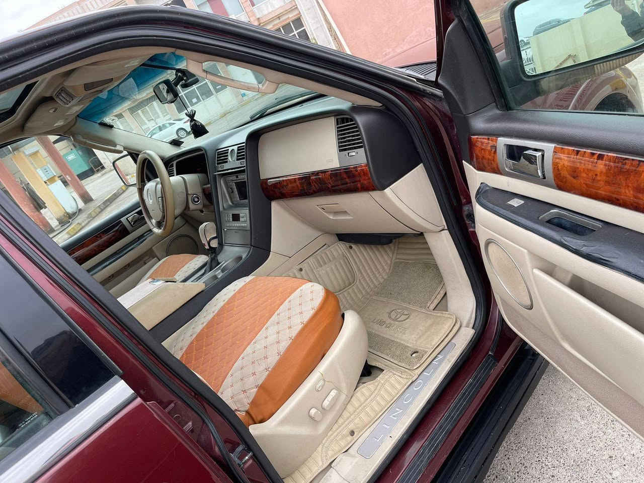 للبيع لونكيون موديل 2003 محدث 2010 بلاد 7 راكب سيارا اسبير منازل سيارا جديد  محرك 8 بدون سوبر مرغوب صبغ 2 قطعا ونص بدون دواخل محرك وكير بشرط سيارا اخول جديد سعر 89  ومجال بصيط الطيبين عنوان دهوك ☎️ للاستفسار *********** *********** زاخو, دهوك
