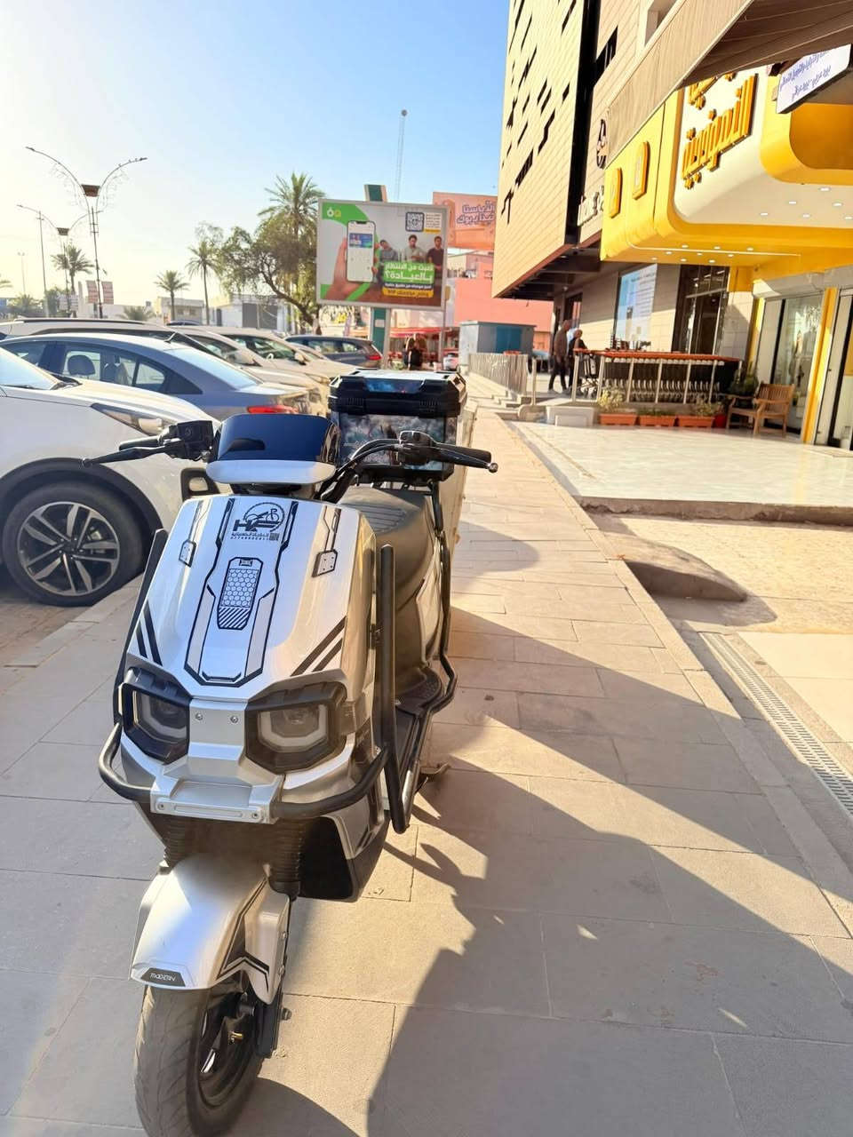 🛵🛵دراجة سكنس ام عيون  للبيع
2026  شكل مميز  تابعه شركه الريان 
🛵دراجه غنيه عن التعريف 
فوول مواصفات   
⚫️6 بطاريات 32 امبير 72فولت   نوعية كرافين

⚫️ الكشن طبي 

⚫️ ضد الماء 

⚫️شاشة ديجتال 

⚫️ نضام 3 سرع 

السرعة القصوى  90حقيقي 
  

⚫️ كهربائيات كلهن شغالة بيها رباعية 

لايت زنون عالي وناصي وبگ لايت 

هورن عالي وأشاير يمنى ويسرى 

⚫️ دبل اشارة

⚫️ شحن سريع شاحنة اصلية 

⚫️ نضام ال P توقف الدراجة  

⚫️ درع كامل 

⚫️ الملف 2000 w حقيقي 

⚫️ نضام حساسات جانبية وخلفية 

مانع للسرقة 

⚫️ صندوق كبير داخلي و خارجي 

⚫️ غراضهة شاحنة 

نظام مثبت كروز 

🔴السعر :   800 الف  وبيهة مجال قليل للشراي  

لحد يكسر بل حلال بل اخص مايعرف بيهن
المكان زعفرانيه ربع شوارع ‎***********
