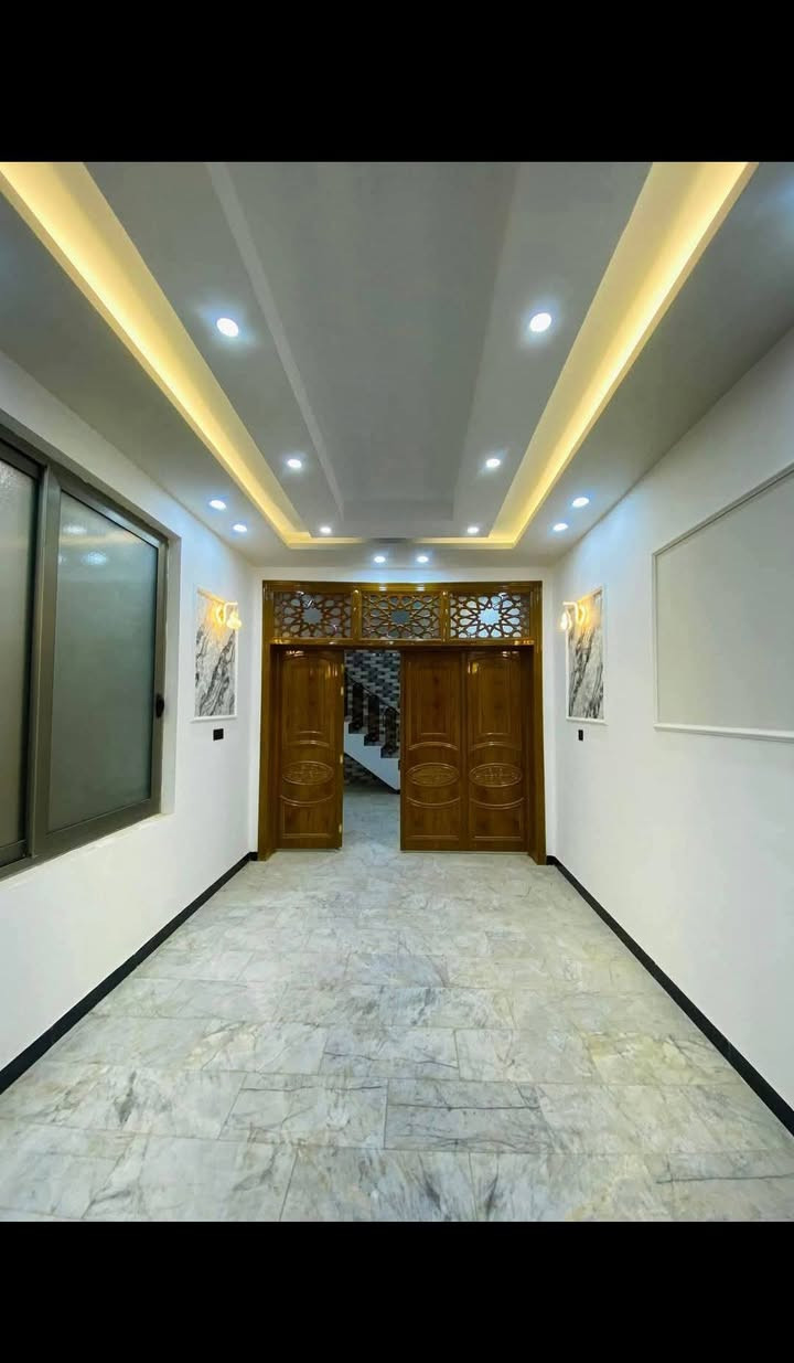 بسم الله الرحمن الرحيم 
تابع الصفحه ليصلك كل ماهو جديد
مكتب الابرار للعقار 

🌹 دار للبيع او مراوس مساحه 100 متر 
🌹 حي السلام  منطقه ال 61
🌹 طابقين جديد فول مواصفات  
🌹 شارع 10 مفتوح عله شارع 25   وشارع 15 
🌹بناء درجه اولى صب كونكريت 
🌹بناء VlP  تصميم هندسي ومكان مميز 
🌹ثلاث غرف نوم 

💎 طابق الاول 
غرفه و صاله ومطبخ واستقبال وصحيات

💎 طابق الثاني 
غرفتين وصاله  وصحيات

للاستفسار الاتصال عله 
***********

🌷 عنوان المكتب
🌷 حي السلام نهايه شارع ابو الدجاج النجف, العراق
