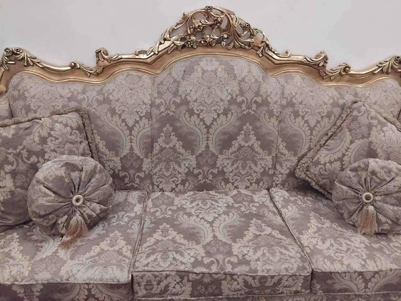 تخم ملكي 10مقاعد جديد كلش شخط مابي وياه طبله وسطيه مرمر ماخذي ب45ورقه رايدي بمليون وربع بي مجال مكان بغداد الغزاليه


**إذا كنت صاحب هذا الإعلان وتريد حذفه لأي سبب، رجاءا أرسل رسالة إلى الدعم الفني**