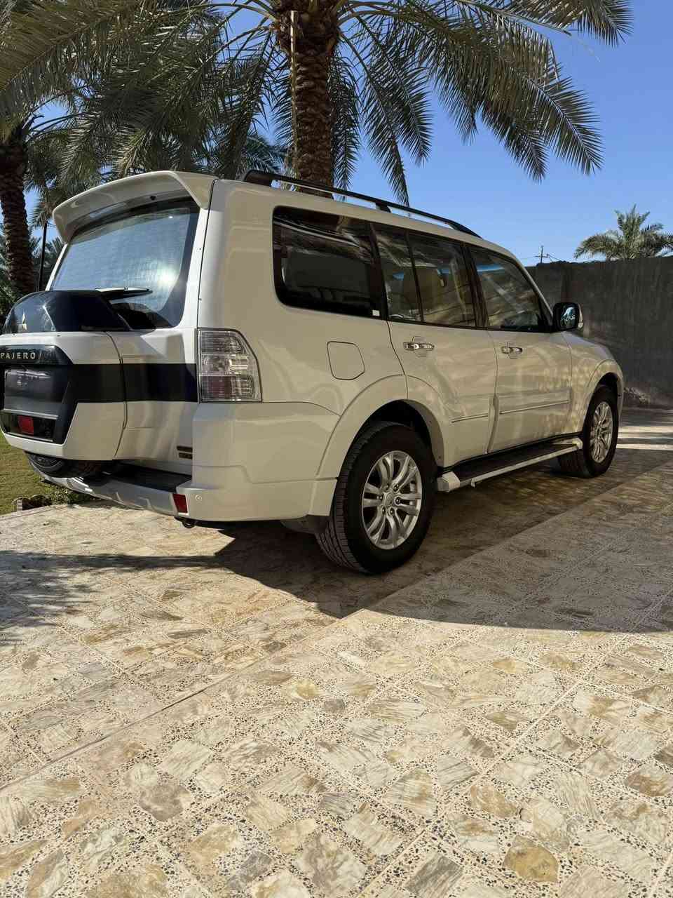 سلام عليكم / سياره باجيرو حبتور موديل 2020             فول مواصفات سياره مكفول كفال عام  ليت زركات.  كشنات كهربائيه. تبريد 3 قطع تحكم ستيرن   ام دمام    محرك 3800 v6 سياره ماشيه 40 كيالو  رقم اربيل   مكان سيارة بغداد  ارشديه الستفسار ***********/***********
