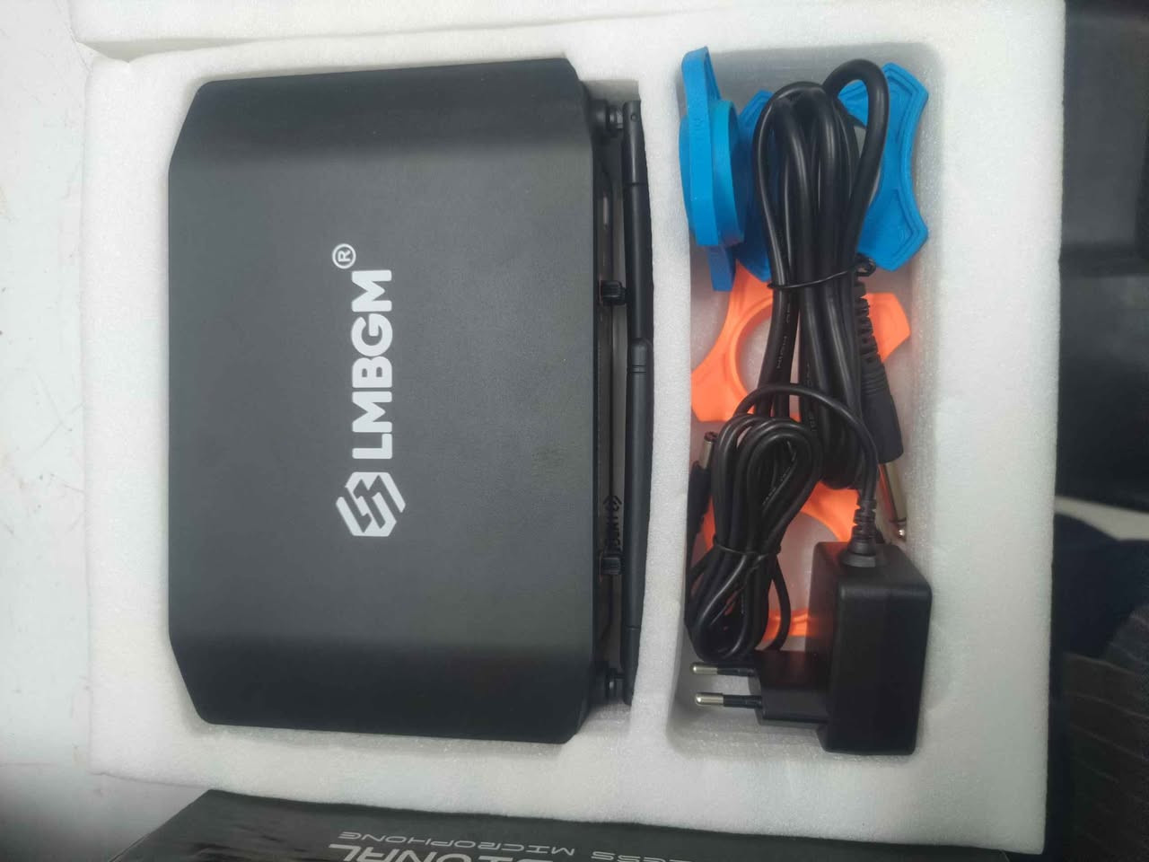 مايكات وايرلس محمول شحن تايب C جديد مجموع 3 سيت اثنان ثنائي والاخير رباعي المايك
يحتوي على جهاز استقبال وارسال شحن بطاريات ليثيوم جديد السعر .
الثنائي المايك 35 الف السيت الواحد
رباعي المايك يحتوي على جهاز استقبال ارسال إشارة شاحن واير توصيل مايك بالإضافة إلى أربع مايك السعر 50 الف أي استفسار المراسلة على الخاص او الاتصال على الرقم .
***********
يتوفر خدمة توصيل كركوك, العراق
