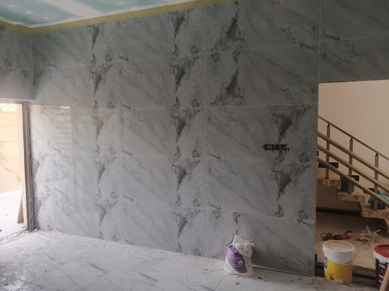 السلام عليكم خلفه مرمى وسيراميك درجه اولى تسليم مهندس البصره ***********

