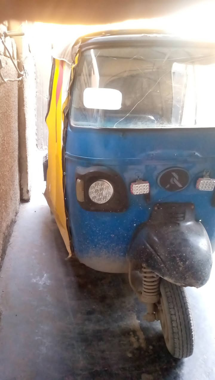 تك شحن بطاريات قبل شهر ماخذهن التكتك بيه خير من الله سبب البيع اريد اشتري بانزين مستعجل عله بيعته السعر 800 //***********
