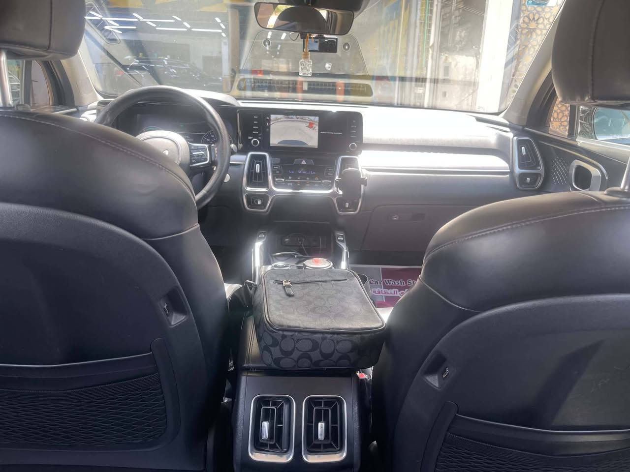 سورنتو هايبرد 2022 وارد امريكي محرك 1600 تيربو حادث بسيط موجود سونار
⭕دفع رباعي
⭕تحكمات ستيرن
⭕اربع أنظمة قيادة
⭕كير بوصلة 
⭕اوتو هولد 
⭕كامره
⭕حساس امامي خلفي 
⭕تعديل مسار 
⭕توقف ذاتي 
⭕تشغيل عن بعد 
⭕بصمه دخول وتشغيل بصمه
⭕7 راكب كشنات سياحي 
⭕مانع انزلاق 
⭕شاشه لمس 
⭕سايد بريك كهربائي
⭕ابل كار بلاي 
⭕وبعد هواي مواصفات 
السعر 220 
بيع او مراوس بأقل 
تفاصيل اكثر 
***********
***********

