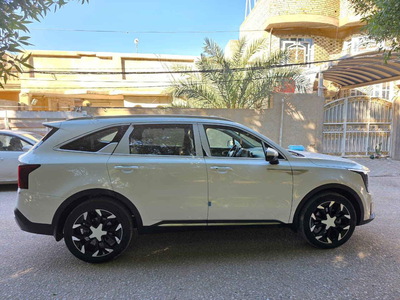 كيا سورنتو 2025 خليجي
ماشيه 14. الف كيلو فقط

رقم اربيل 

مكينة ستة سلندر كفاله عامه وعلى وضع الوكاله 

المواصفات :- 

ويل ٢٠ 

بصمة 

شاشة متصله

كير ماوس 

شفتات ستيرن 

تشغيل عن بعد 

حساسات 

ثلاث انظمة قياده 

شحن لاسلكي

جنطة كهرباء

الخ من المواصفات المعروفة …..

٣١٣

مكان السياره -النجف الاشرف 

***********
