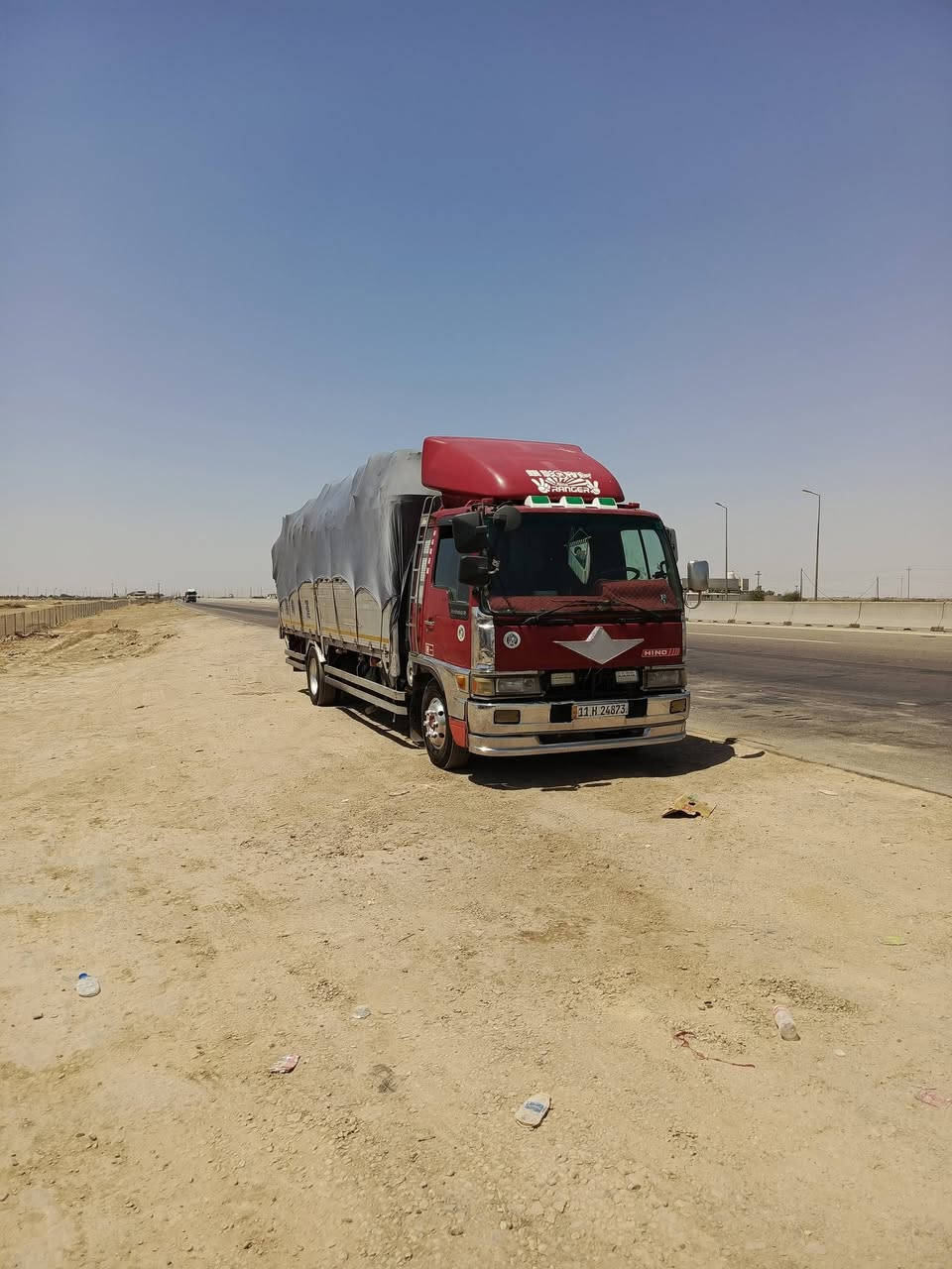 سلام عليكم هينو طيره 80 عادي كير وكسن سوبر تخم تاير طول سته وربع بلادي ***********

