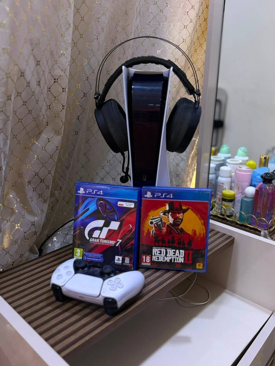 🎮 PS5 للبيع

✅ جوستك أصلي
✅ Red Dead + Grand Turismo
ملاحضة الاقراص كل واحد يحتوي ع قرصين يعني الريد ديد أون لاين واوف لاين البلي بعده بجياسته ممستعمل هواي
وكذالك العبة الثانية قرصين
✅ سماعة خاصة بالكيمك
✅ كامل الملحقات
✅ نظافة 99‎%

📍 بغداد - الدورة
💰 السعر: 675
***********
