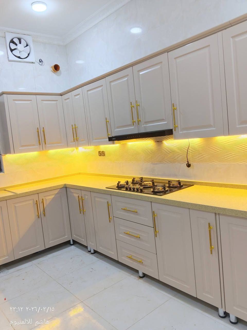 معمل هاشم للالمنيوم لعمل كافة انواع الكاونترات 
الداخل المنيوم والخارج HDFبالون بريس ايطالي 
ويوجد الداخل المنيوم والخارج المنيوم مقطع تركي ويتحشى خشب 
ملاحظة/اسعارررر تنافسية راسلنا وتدلل
***********
