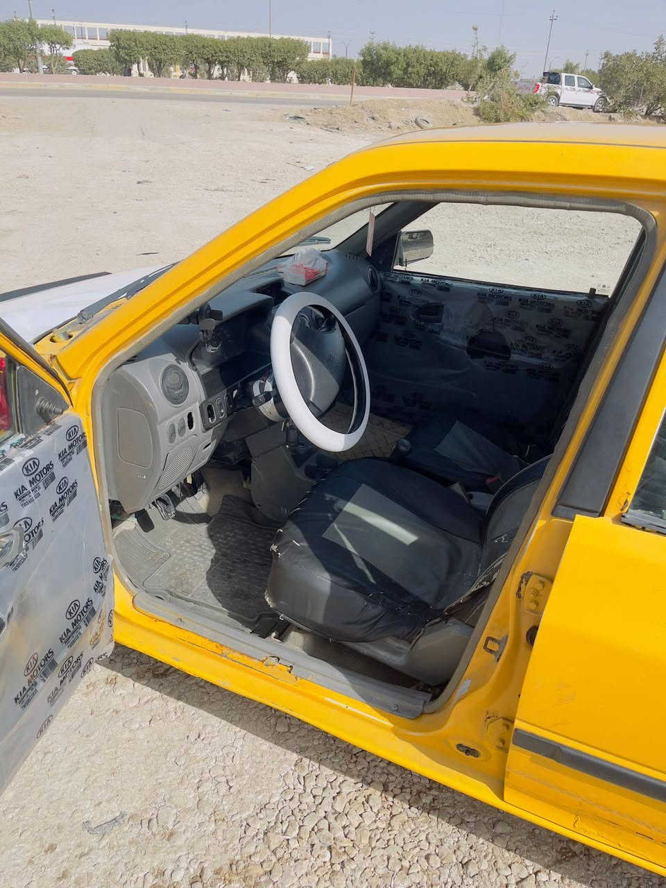 السلام عليكم
سايبة للبيع موديل 2013 راعيها موجود يداور 
السيارة نظيفة مابيها نقص كهربائيات شغالة اشاير بك لايت لايتات كلها شغالة 
للتواصل ***********
مكاني الرميثة
