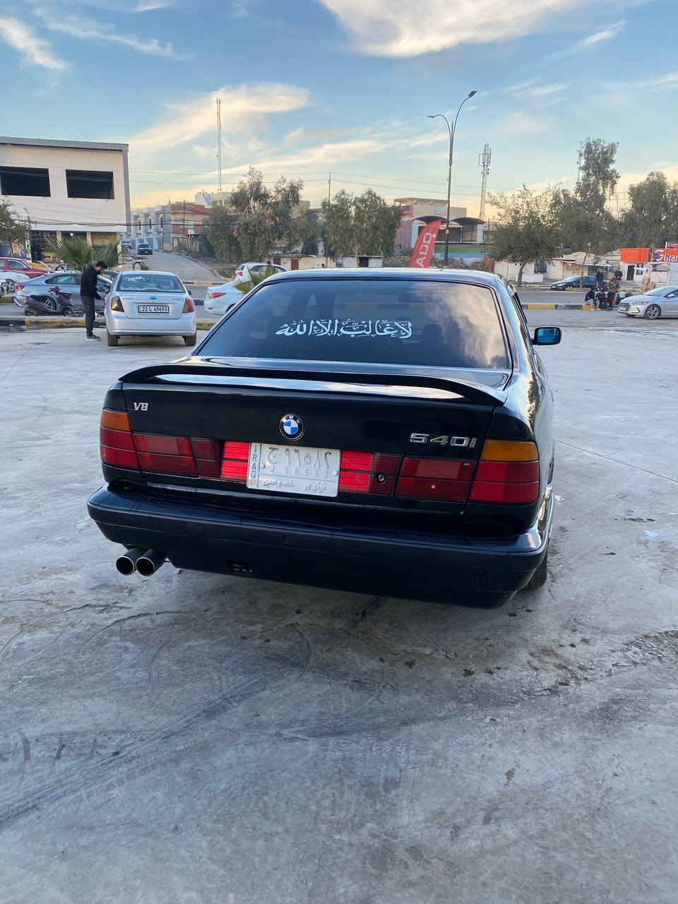 السلام عليكم سياره بي ام 540  v8 اصل  موديل 93 مكينه وكير شرط جدد فول بس كير عادي مصبوغه جماليه جديد اسود ملكي غرفه صاج جديده ويه الارضيه  اربع جامات كهرب منضومه تبريد كلها جديده تبريد قطعتين ثلج ❄ تدفئه نار 🔥طخم امامي وخلفي كلو جديد طخم تاير 
جديد وايرمنيه كلها شرط شغاله مابيها شي مايشتغل رقم وسنويه مشروع وطني جديد 2029 شرط التحويل سياره ترايك للبصره جاهزه مابيها نقص السعر 71   ورقه وبيها مجال للشراي للستفسار الاتصال على الارقم ***********
*********** مكاني موصل حي البكر
