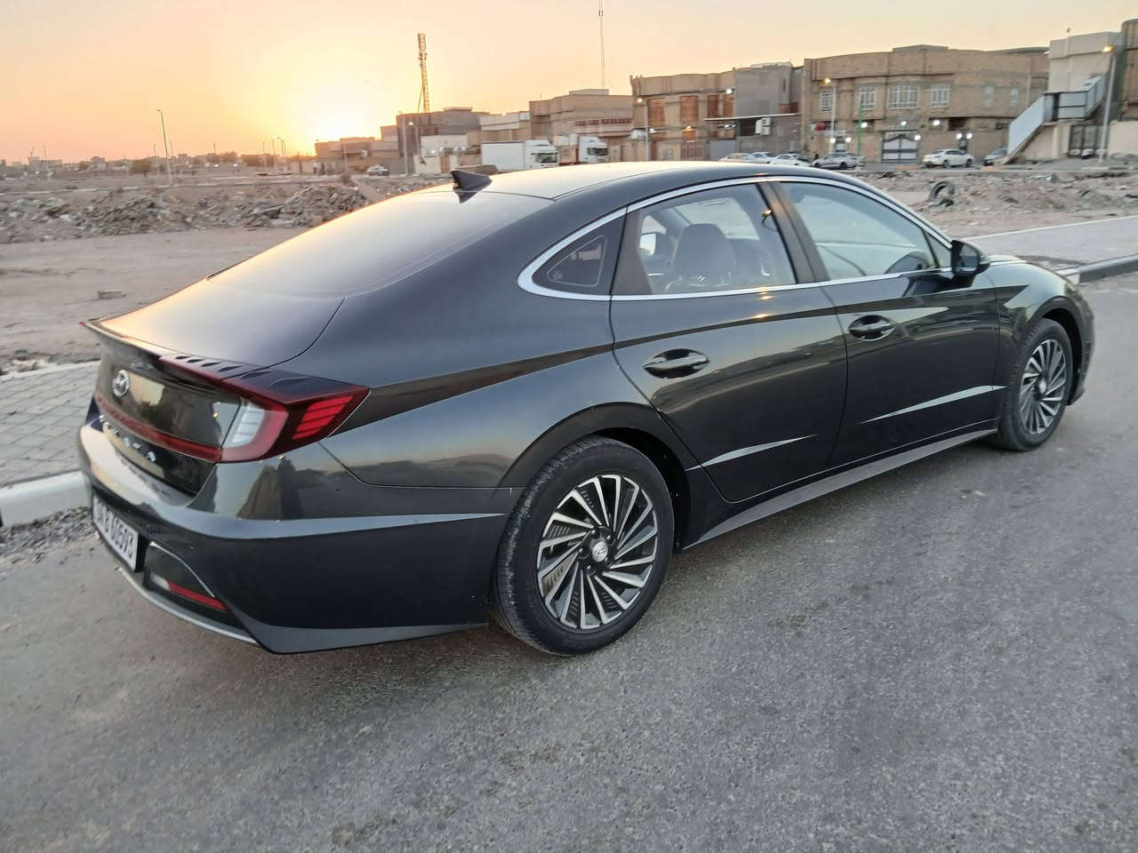 سوناتا  2023 وراد امريكي  هايبرد  بيه جاملق أمامي وباب بدون دواخل   فول مواصفات  عد البانوراما  سياره جديد مكينه كيرحداديه  رقم بصره تحويل   السعر 140 وبيه مجال قليل  للستفسار ***********
