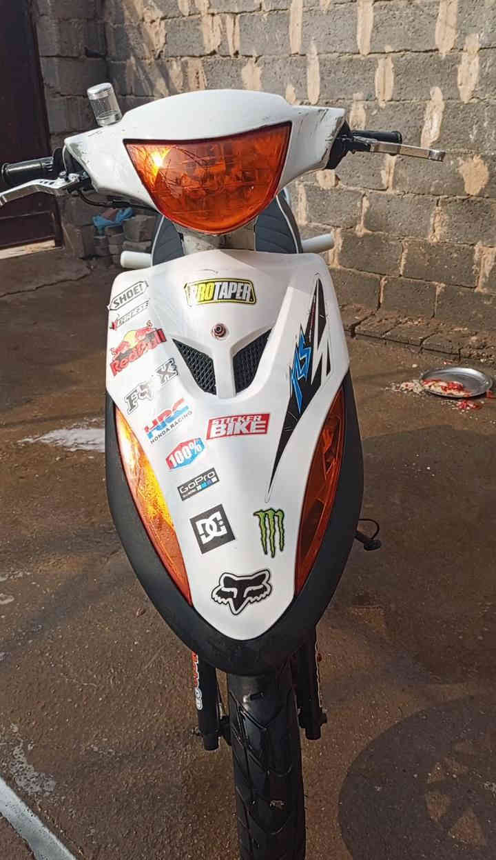 سلام عليكم دراجه ماكس مكينه 55 مكينه ناعمه كلش حلوه دراجه مزودة  أو كفراته موجود سعر 500بيه مجال باقي اسئله عل رقم ***********
