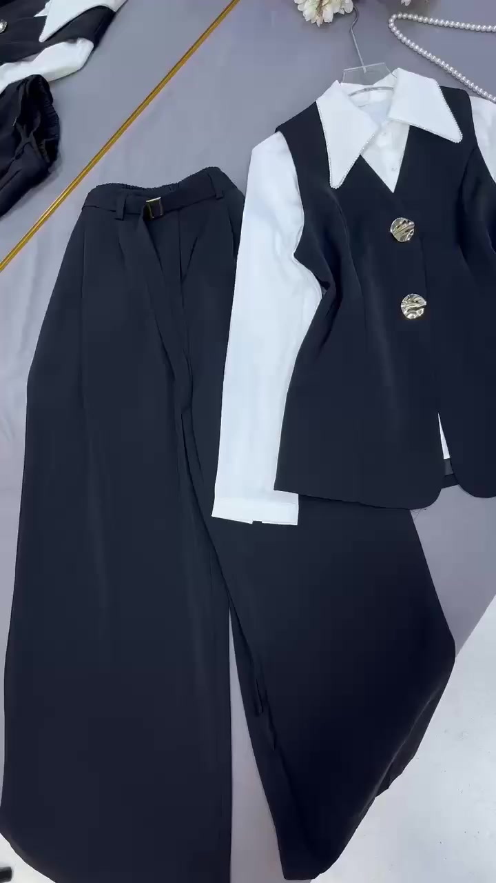 ووصل الجمال وترند الموسم😍❤️

طقم العيد  3 قطع خامة إيروبين إيطالي

قياسات  من 38 _ 48
توجد خدمة توصيل🚙🚗


**إذا كنت صاحب هذا الإعلان وتريد حذفه لأي سبب، رجاءا أرسل رسالة إلى الدعم الفني**