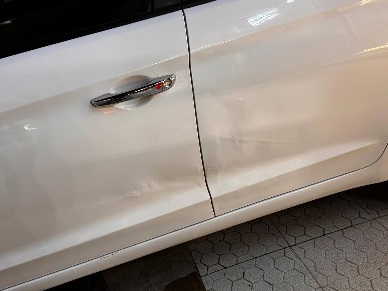 السلام عليكم
النترا 2020 خليجي رقم اربيل بدون صبغ فقط بارد بطرف الباب الامامي والخلفي موضح بالصور السياره ماشيه 100 الف حقيقي محرك 2000 دوش مري شفط سلايد ويل كب حساسات كامره تبريد خلفي وكاله تحويل جاهز
***********
النجف
السعر 155 وبيهه مجال بسيط
