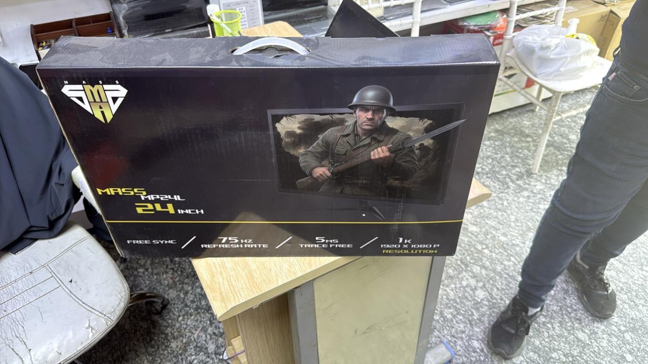 pc …� أقوى عرض – جهاز ألعاب جاهز للبيع + شاشة + هدايا
السعر: 550,000 دينار عراقي (وبيه مجال بسيط)

المواصفات:

	•	Intel Core i7-10700
	•	RX 580 8GB يشغل ألعاب 1080p
	•	رامات 16GB DDR4 3200
	•	SSD 128GB + SSD 256GB
	•	Windows 11
	•	باور 650 واط
	•	الكيس نظيف جداً
	•	الكراتين الأصلية كاملة
	•	شاشة 24 إنج – 75Hz ضمن العرض 🔥


هدايا مجانية 🎁:

	•	كيبورد
	•	قطعة توصيل نت (USB WiFi)


السعر: 550,000 دينار عراقي (وبيه مجال بسيط)
المكان: بغداد – بسماية
واتساب: ***********
