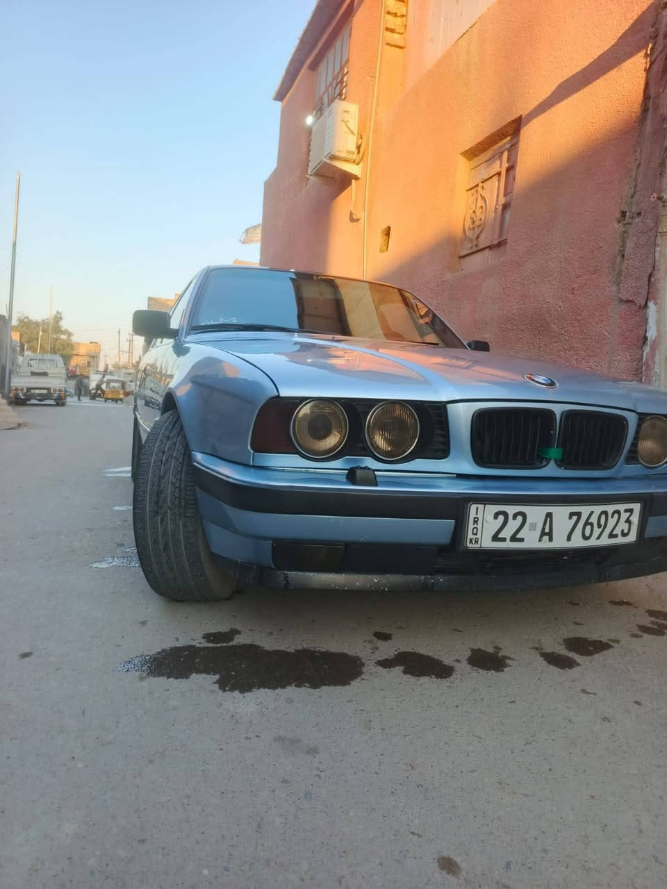 ياالله سلام عليكم شباب للبيع سياره بي ام 525مسكر فانص تخم تاير جديد تخم ويل جديد  بجم  عريض فتحه ابوت  كير ومكينه باجيس  داخل  جلد نضيف مصبوغه عام للجمليه  رقم اربيل بسم عربي سنويه 2030 كامله مكمله  عنوانه بغداد لزعفرنيه  ***********
