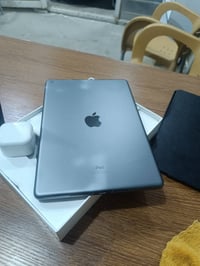 آيباد ٩ • ٦٤ جيجا • بطارية ٧٢٪