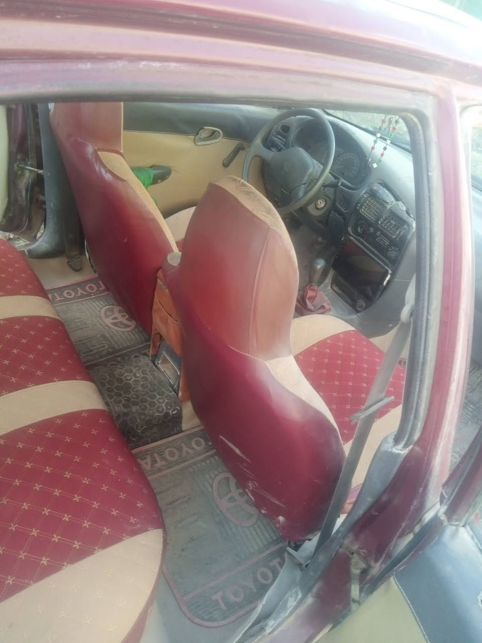 سياره لانسر موديل 1994مصبوغه صبغ عام مكفوله منلحادث لسياره جاهزه شرط لمداور سعر 32بيه مجال لشرائح فقط اتصل عله لرقم ***********
