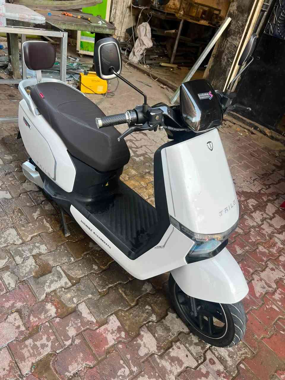 الوحش من شركهTAlLG
البيع دراجه شحن 
6 بطاري كبيرة 
ملف 1500واط 
مسافه 60 كم
السعر 800 وبيه مجال 
مكاني الكرخ

رقم هاتف ***********
