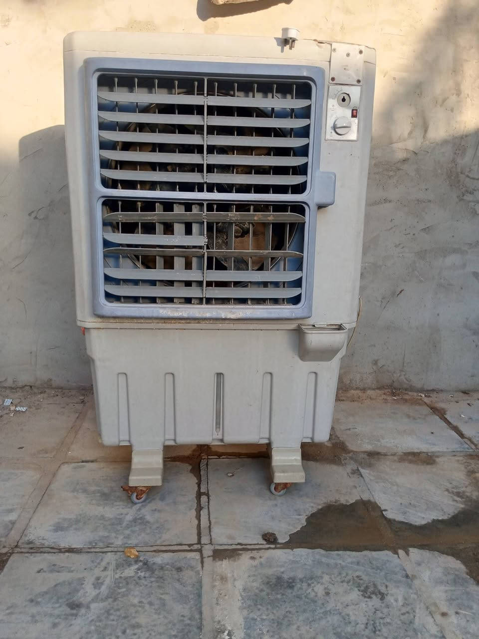 مبرده للبيع اريدها ب 50 
***********
