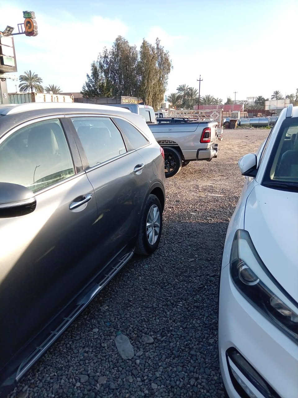 السلام عليكم سورنتو2016رقم بغداد بسمي تحويل ثاني يوم السياره مابيها ضربه بس صبغ اقل الاحزام 2400مكينه سبعه راكب قطعتين تبريد السعر من الاخير 150مكانها بغداد الراشديه ***********
