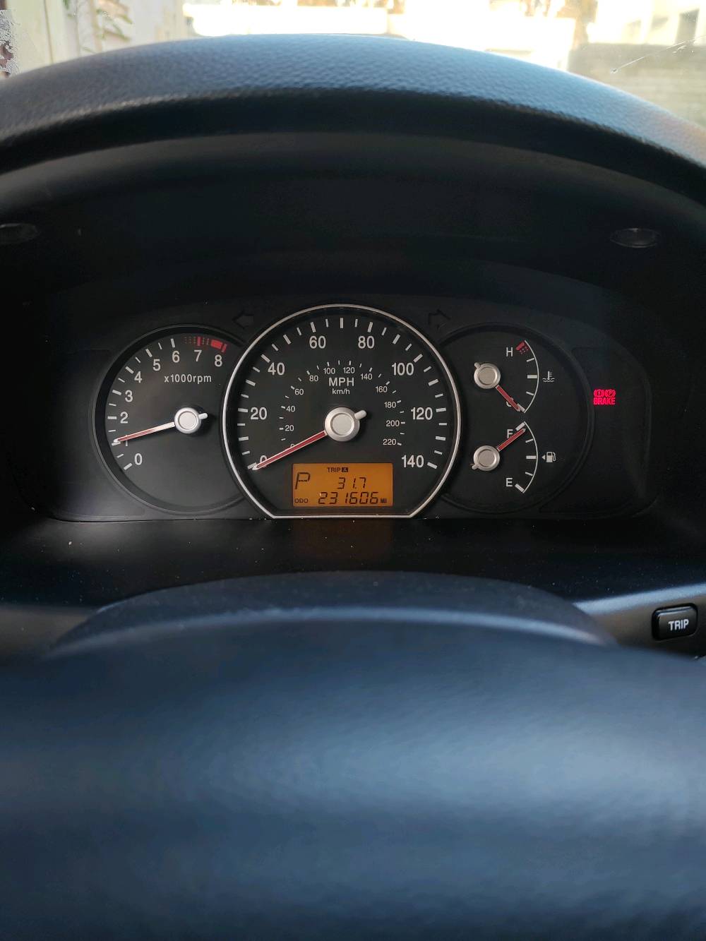 السلام عليكم ورحمة الله وبركاته
بيع او مراوس ب ريو موديل ٢٠٢٠ وفوك
المراوس حسب القناعه 
كيا روندو 2008
محرك6 سلندر 2700 
 رقم بغداد الحديث باسمي شرط التحويل
وبالموصل تتحول وبكل المحافظات
كوبون بانزين 
كير ومحرك شرط
وتبريد وتدفئة
ضررها ربع الجاملغ الخلفي الايمن
وباب الخلف السايق صبغ
بدون دواخل شرط وبيها ملاحظات سياره
بجاملخ الامامي الايمن معدل عل بارد
كروز سرعة
تايرات جديدة
طخم شرط
تبريد قطعتين
السعر 107 

السيارة تحتاج جام امامي فقط
للإستفسار الاتصال على الرقم
***********
