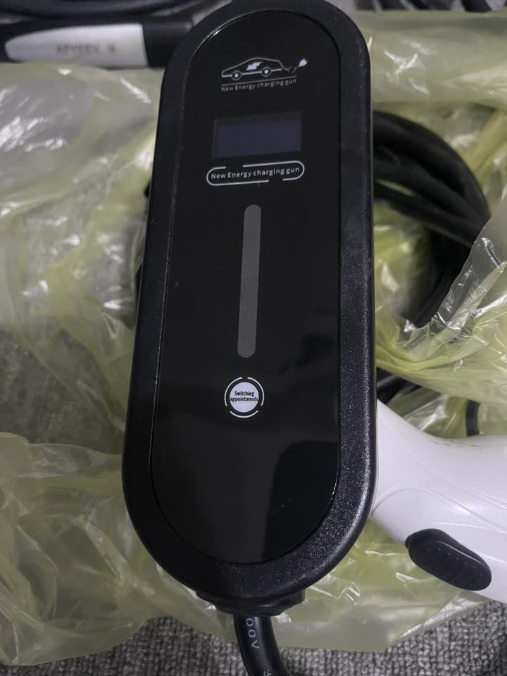 شاحن بي واي دي اصلي متغيرمن 6 امبير لغاية 16 امبير يشتغل بيرث وبدون ايرث السعر 125 الف بي مجال ***********
