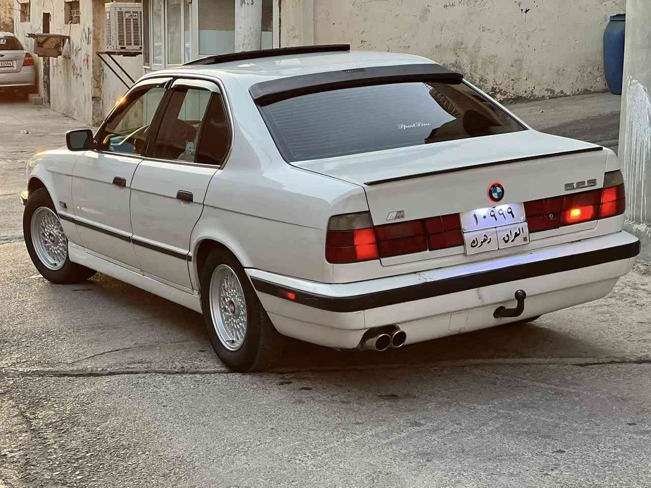 سلام عليكم
***********

السعر65 بلاش 13وه رقه غرامه نزل من سعر

للبيع BMW 525 اصل وفصل 

صباخ اربع قطعه هيجي صبخ بدون دواخل

بلکات جدید 

نوزلات جدید

 مسوي ادامە کاملە لسیارە

جلد كهربائي 

 ارباك 

بطاين نضيف

اسلايت شغال

كير  عادي قوية حيل 

تبريد ثلج ويا السويج 

بجم عريض 

لايتات بلادي   جديد

لايتات زينون عالي ناصي كلش قوي 

مكينه مسكر فانوس

دعاميات جديد

وياله ام  جدید 

اربع تايرات جديد

حداديه امامي خلفي جديده 

رقم دهوك 

وه كاله بسمي تحويل شرت

مكان السياره دهوك
