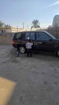 جيل شيروكي • مصبّوغة جديد • اسود