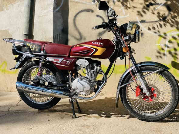 السلام عليكم 
للبيع ماطور اربعه كيره خمس نمر موديل 2025 
محرك  كبس ماطور كله شرط مستعمل شهرين 
الماطور كله عله وضع الشركه منفيس موجود 
السعر 750 مجال 
الرقم ***********
مكاني حويجة داخل
