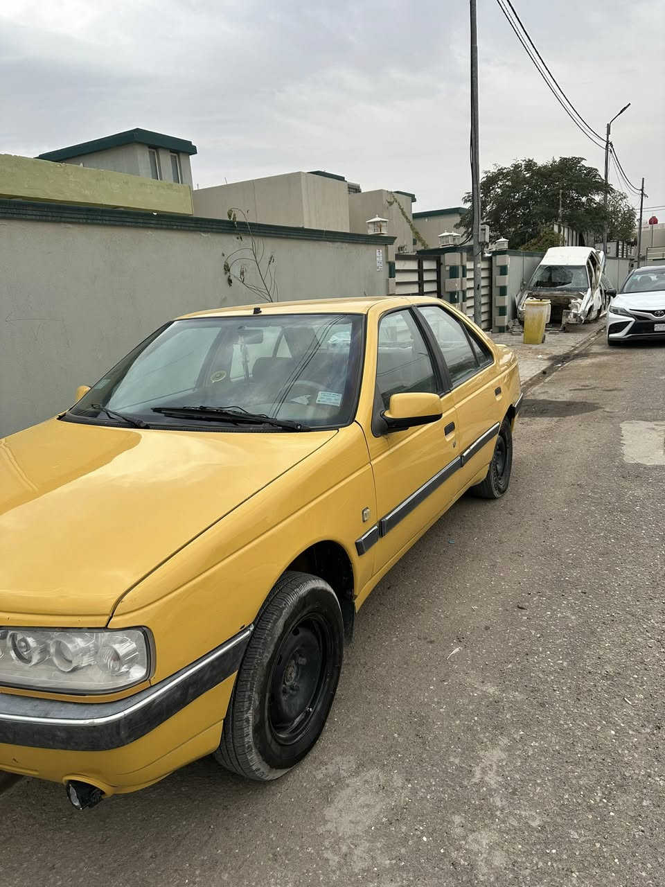 السلام عليكم 
المحرك بس كازكيت مبدلين كامل 
كير قبل اسبوع شديته جديد مو مستعمل او باله ( جديد ) 
الحدادية سليمه ما بيها اي شي 
تخم تاير جديد مع السبير 
تبريد شغال مابي اي مشكلة
الهيئة والغرامات تصفر من تداور وعليه وذني كلهن 
سستم صوت جديدة 
باتري جديد 
منظومة بريك كاملة 

بيها ضربه جاملغ صوب السايق معمر شركة 

السعر : 38 ورقة وبيها مجال
مكاني : النجف الاشرف 
رقم التلفون : ***********
