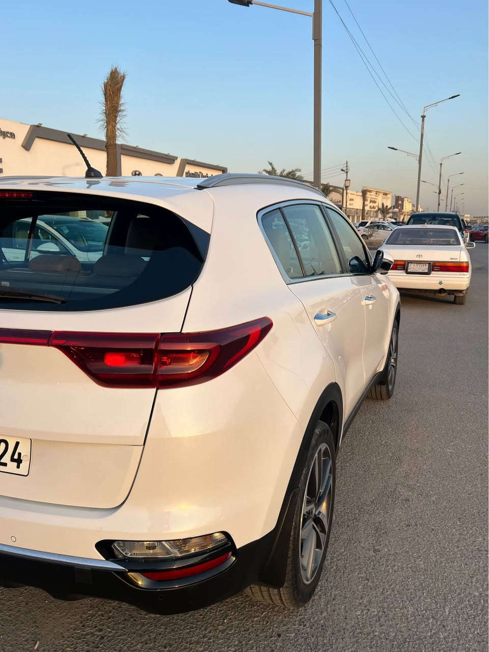 سلام عليكم سبورتج 2019 خليجي كفاله   مواصفات نص فول ملاحضه السياره  بيه شخط فقط و باقي كفاله السياره جديده من تاير من حداديه السياره موجوده داخل معرض الفيحاء 1 في معارض القبله السعر 195 و بيه مجال 
الاستفسار ع *********** Singapore
