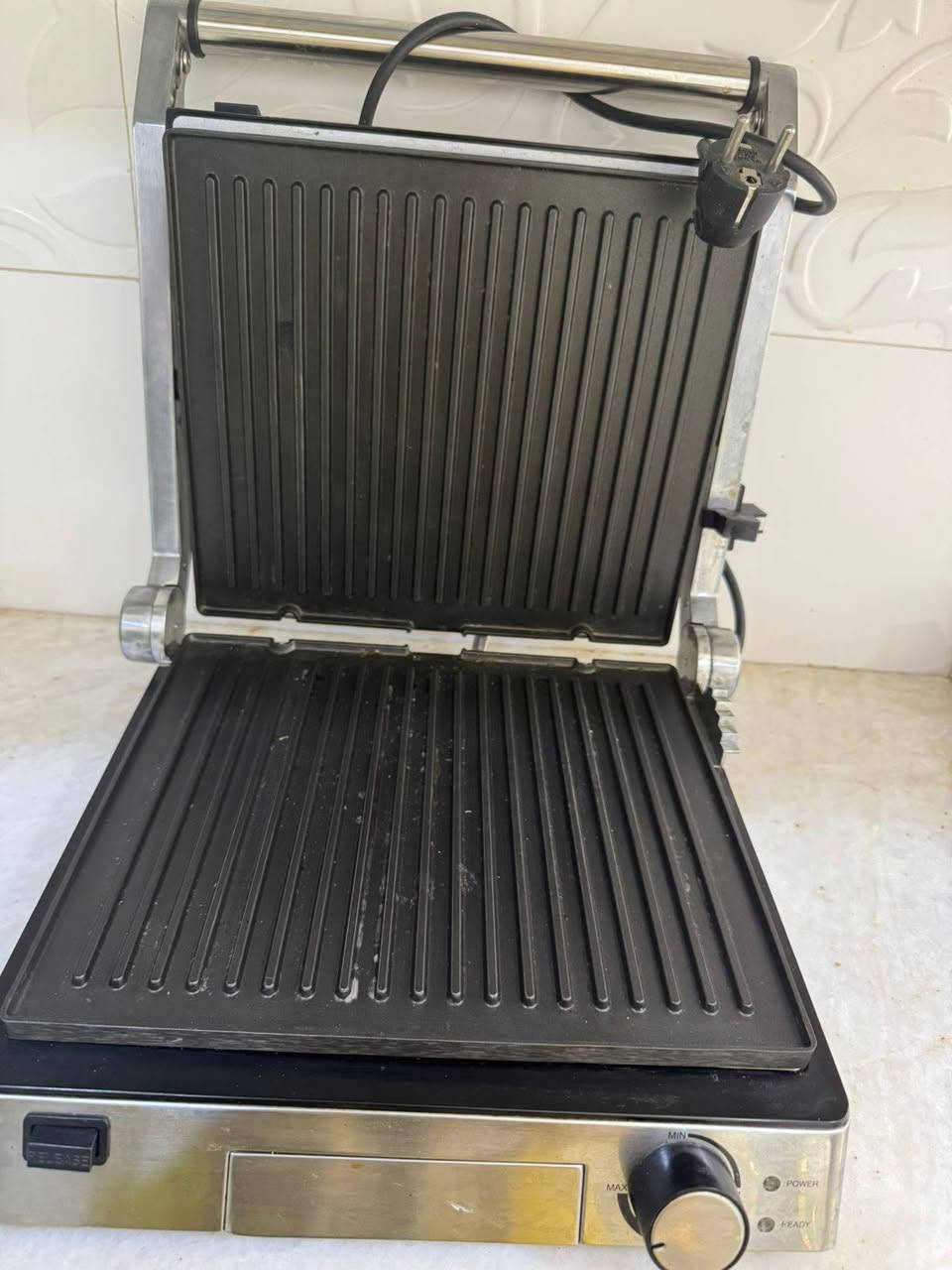 السلام عليكم مكلفه بالنشر 
مجمده 12 قدم أخت الجديدة ماداخله تصليح السعر 150 وبيها مجال طباخ نظيف خمس عيون السعر 150 وبي مجال عجانه نظيفه كلشششش السعر 75 وبيها مجال كابست صاج 20 وبيها مجال للشراي مكاني النجف الشراي خاص رجاء الموشراي لايطب خاص


**إذا كنت صاحب هذا الإعلان وتريد حذفه لأي سبب، رجاءا أرسل رسالة إلى الدعم الفني**