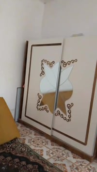 كوت وافدين • سرير