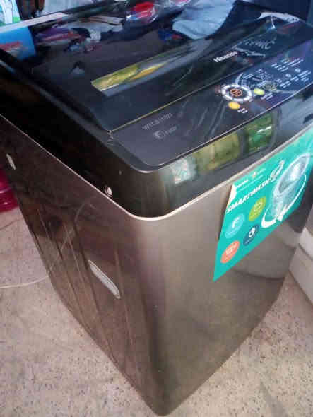 غساله هايسنز 11 كيلو شغاله وبلاديه على الشركة مستعمله شهر جديده على الفحص والضمان يوجد توصيل 
*********** بغداد
