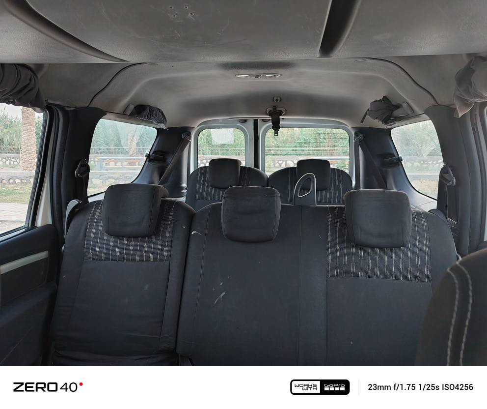 السلام عليكم
البيع رينو لوكان سبعه راكب رقم دولي 
السيارة لاضربه ولاتبديل مكينه وكير شرط تبريد شغال تدفه شغالة حداديه تخم تاير سنويه جديده  كهربيات كلها شغاله 
السعر ٧٣ وبيها مجال قليل مكان السيارة محافظة الديوانية قضاء غماس ///// ***********
