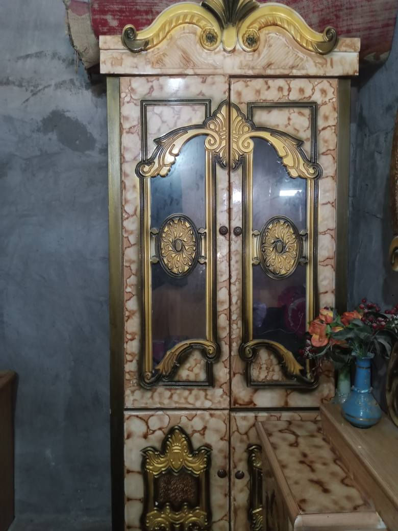 سلام عليكم متاح غرفه نضيفه لبيع السعر تسعميه وخمسين بيه مجال  بعته جديده ما متدمه بس ست شهر  نتصل عله رقم  ***********
