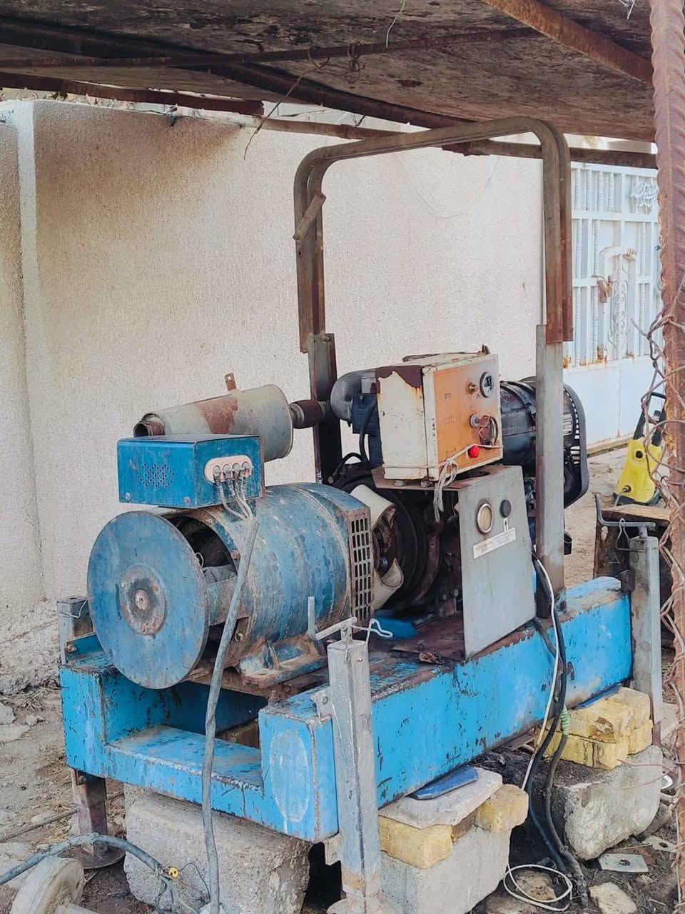 مولد ايطالي ثلاثه بستم محرك لاتنقص ولاتبخير الاستفسار ***********
