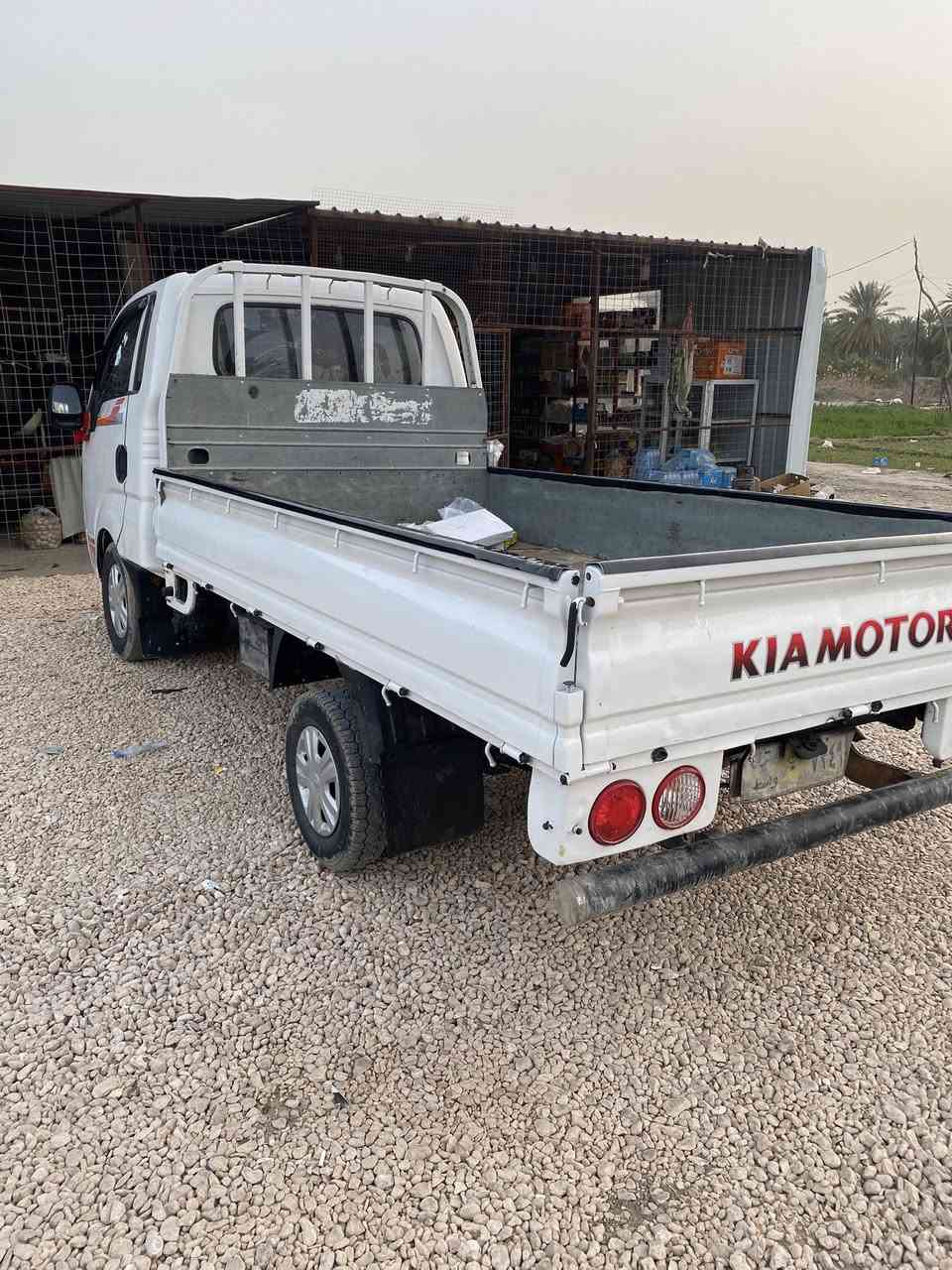 السلام عليكم  للبيع كيا 2011 رقم واسط تحويل مباشر كير محرك شاصي رقم شاصي كفاله مكان بابل السعر   85 وبيه مجال
***********
