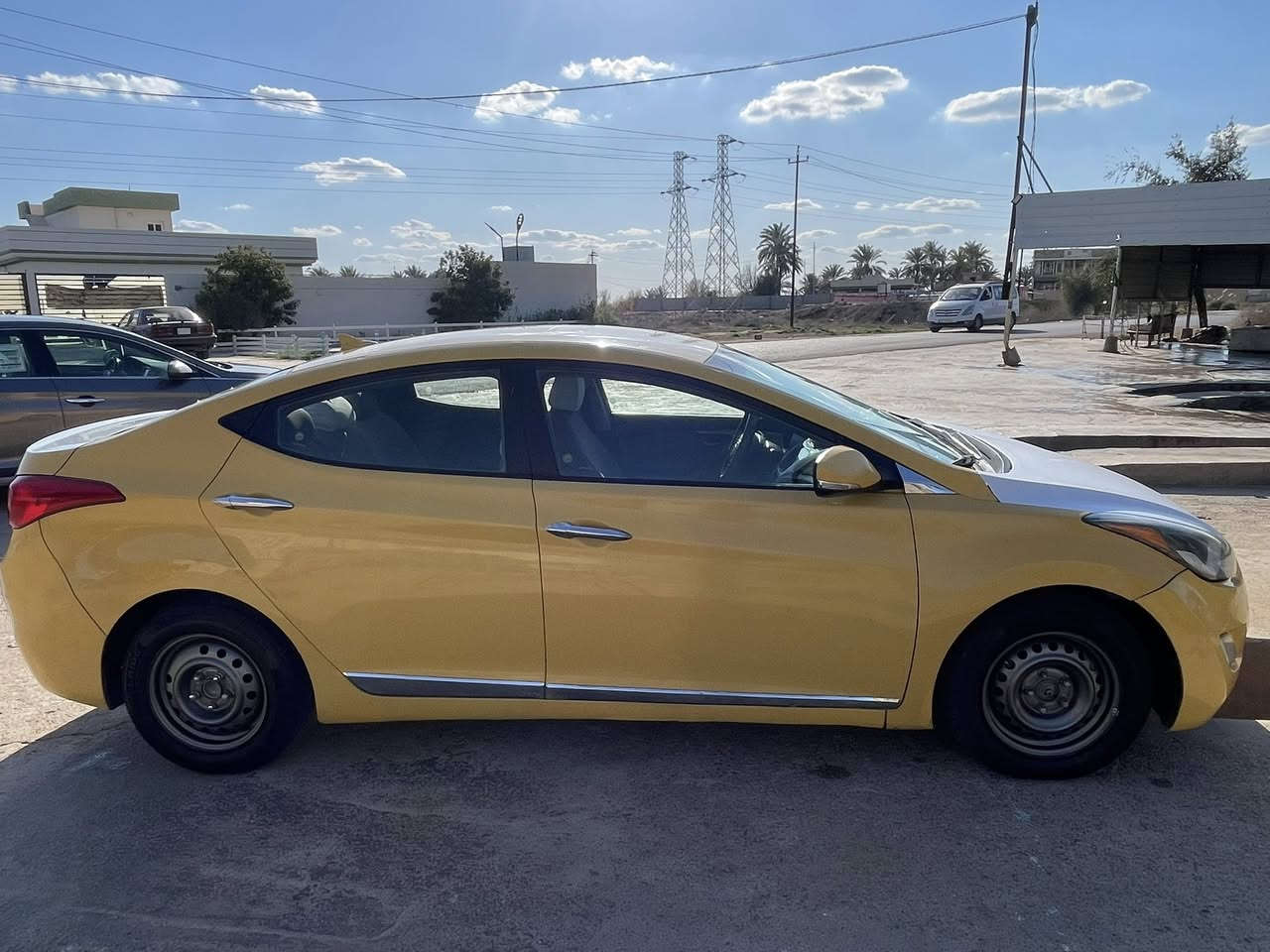 النترا 2012 وارد امريكي حادثها جاملغ امامي ايمن كلها ليبل واحد بدون تبديل بدون معجون فقط حادث امريكا رقم بغداد الماني مشروع وطني تحويل ثاني يوم هيئه مصفره جديد سنويه ماساقطه 
مواصفات@@@@
محرك 1800 دوش 
فول تحكم ستيرن 
حاكيه بلوتوث اتصال 
كير اوتماتيك 
جام كهرباء اوتماتيك
نظام 4 دسك 
مانع تزحلق 
كروز سرعه 
نظام ايكو 
كشافات اماميه 
كير محرك مكفولات تبريد منضومه جديده تدفئه شغالات صدر امامي خلفي بدلته جديد تخم تاير ووياله شديتهن جدد سياره جاهزه نصبه فول واحلى من الصور 
عارضها ب 88وبيها مجال 
مكاني ديالى الخالص ***********
