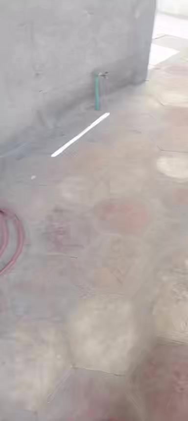 بيت للبيع حي العسكري 250 م مع محالات اثنين  طابقين ع الشارع العام شارع السبيس للاستفسار الاتصال على الرقم 
 ***********
✨🏠***********
